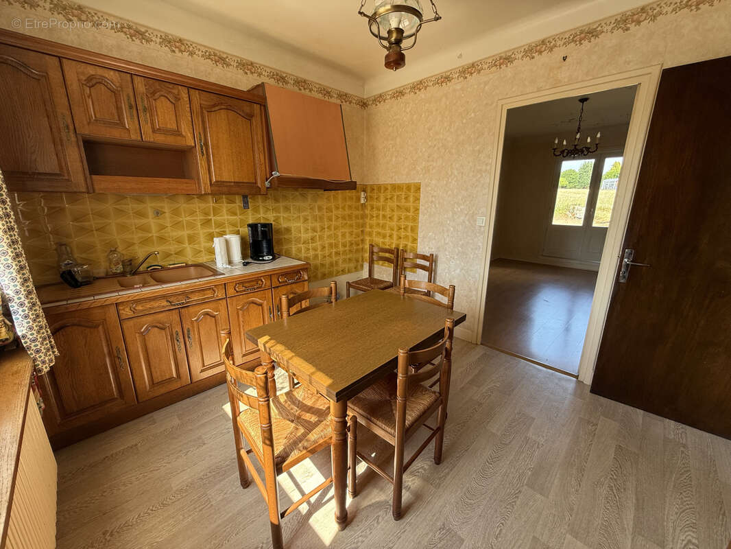 Maison à CELLES-SUR-DUROLLE