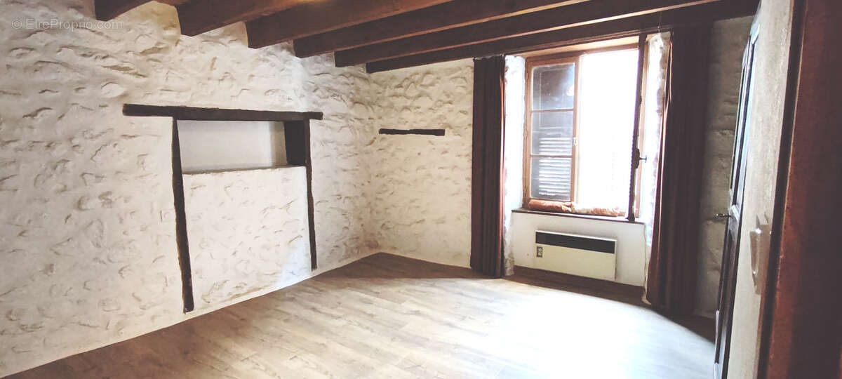 Maison à GILHOC-SUR-ORMEZE