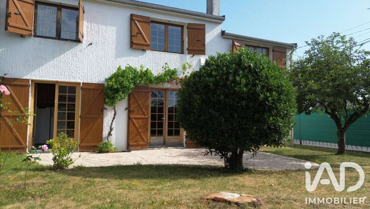 Photo 2 - Maison à CESSON