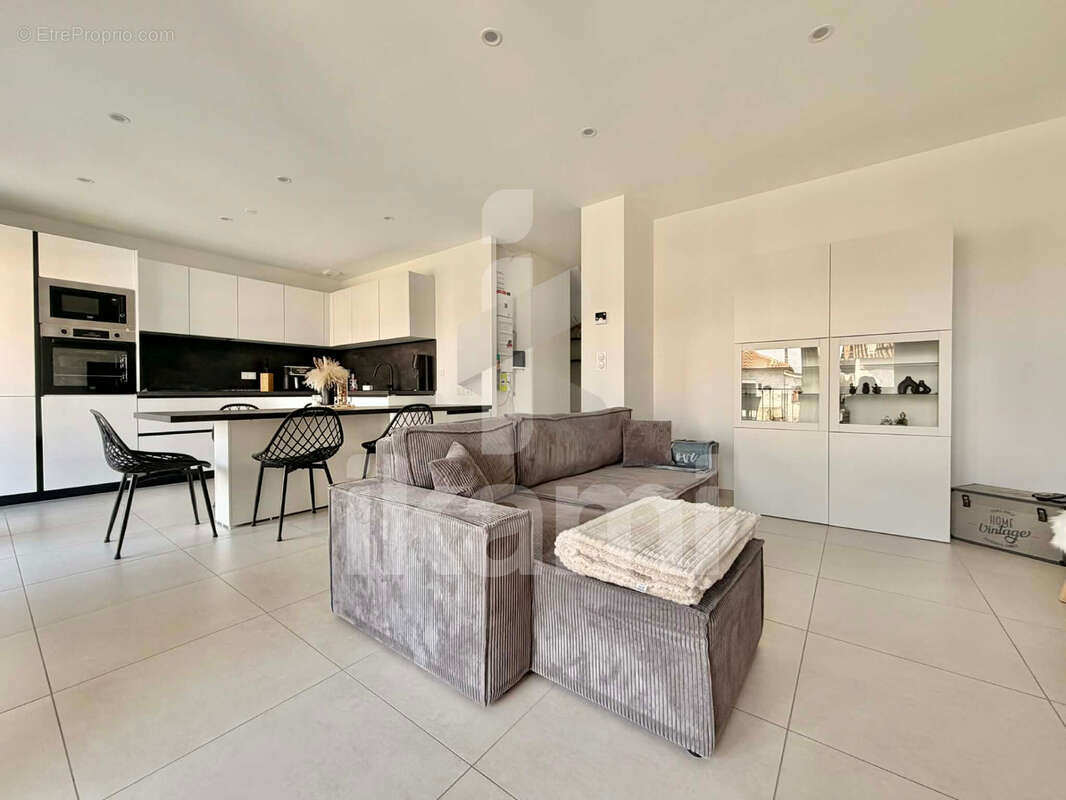 Appartement à SILLANS