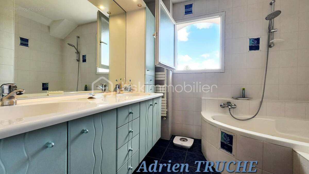 Maison à VETRAZ-MONTHOUX