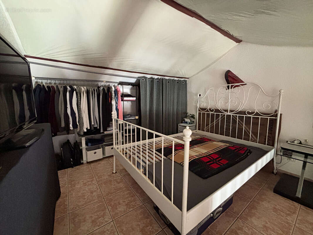 Appartement à ENSUES-LA-REDONNE