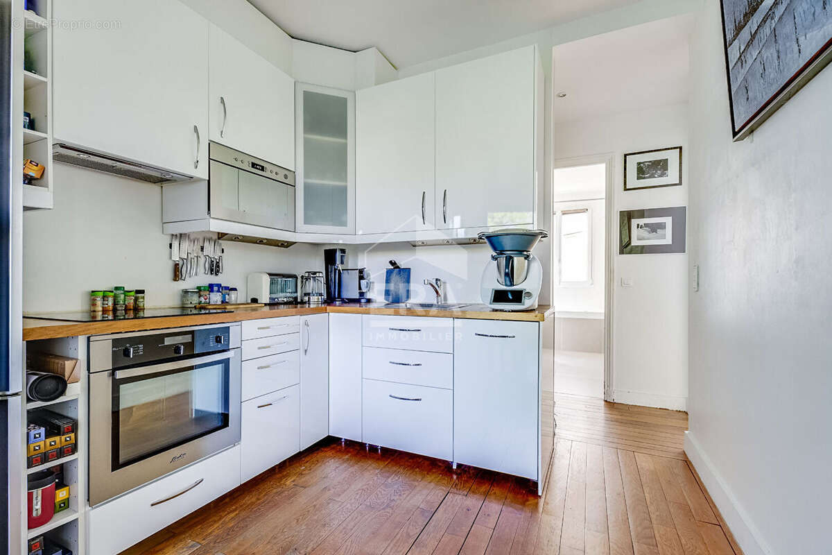 Appartement à PARIS-17E