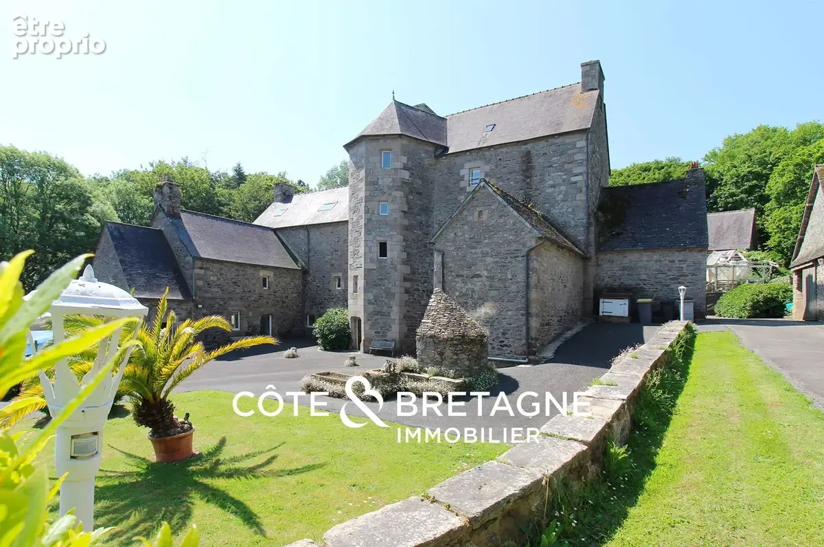 COTE & BRETAGNE IMMOBILIER VOUS PROPOSE : Manoir du XVe siècle inscrit MH à Tréguier   360 m2, 4 chambres, par - photo 3