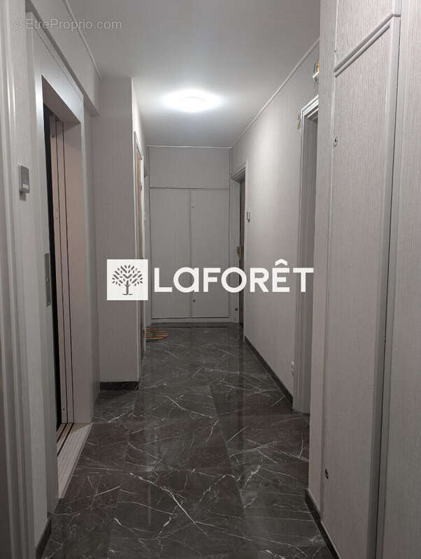 Appartement à PARIS-20E
