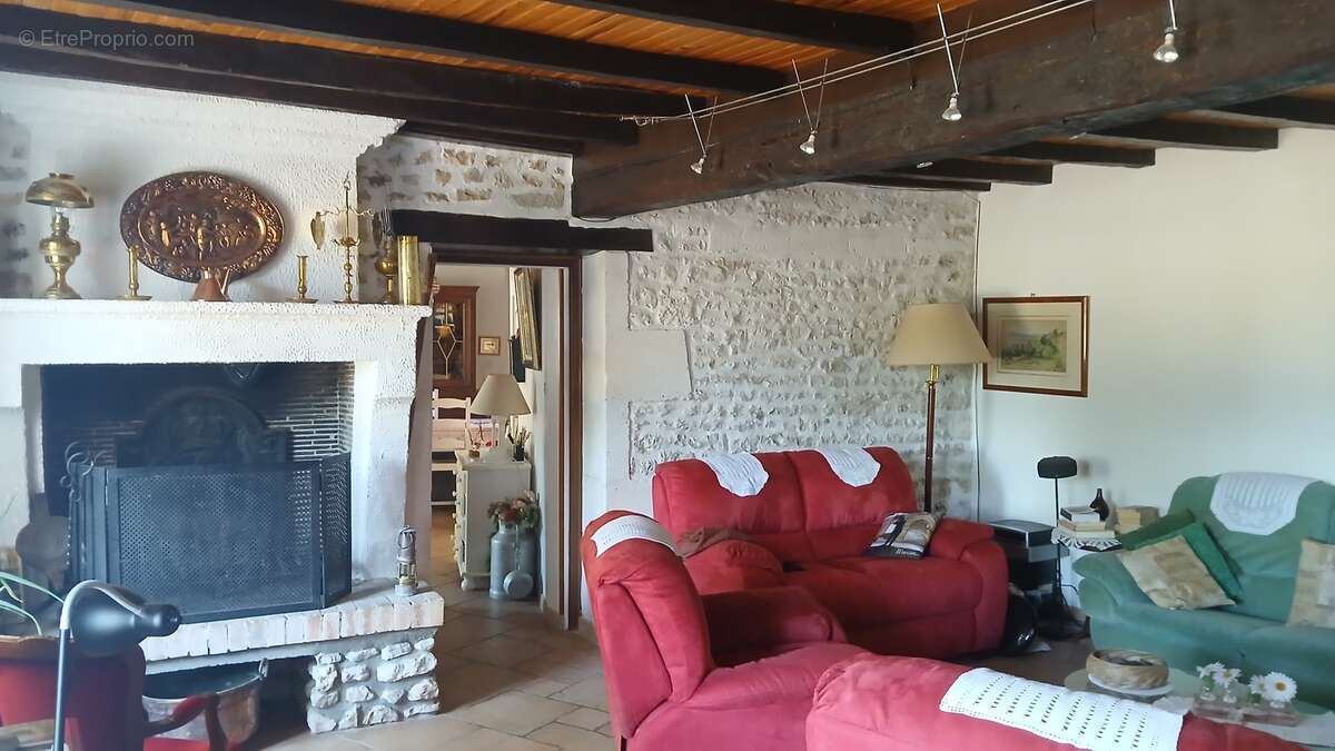 Maison 185 m² à Courgeac  - photo 10
