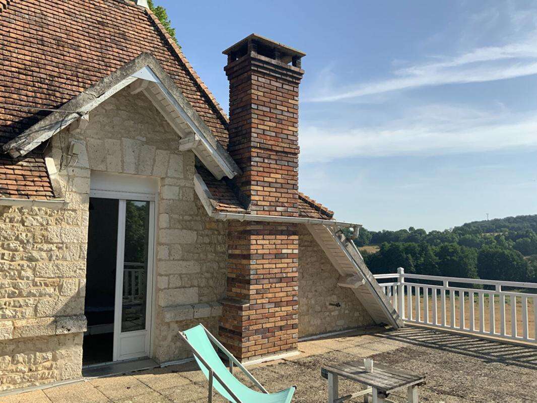 Ancien pavillon de chasse du château de nanteau-sur-Lunain avec ses dépendances - photo 17