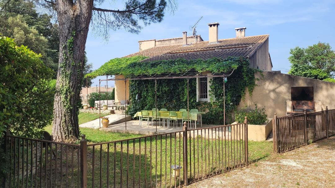 Maison à L'ISLE-SUR-LA-SORGUE