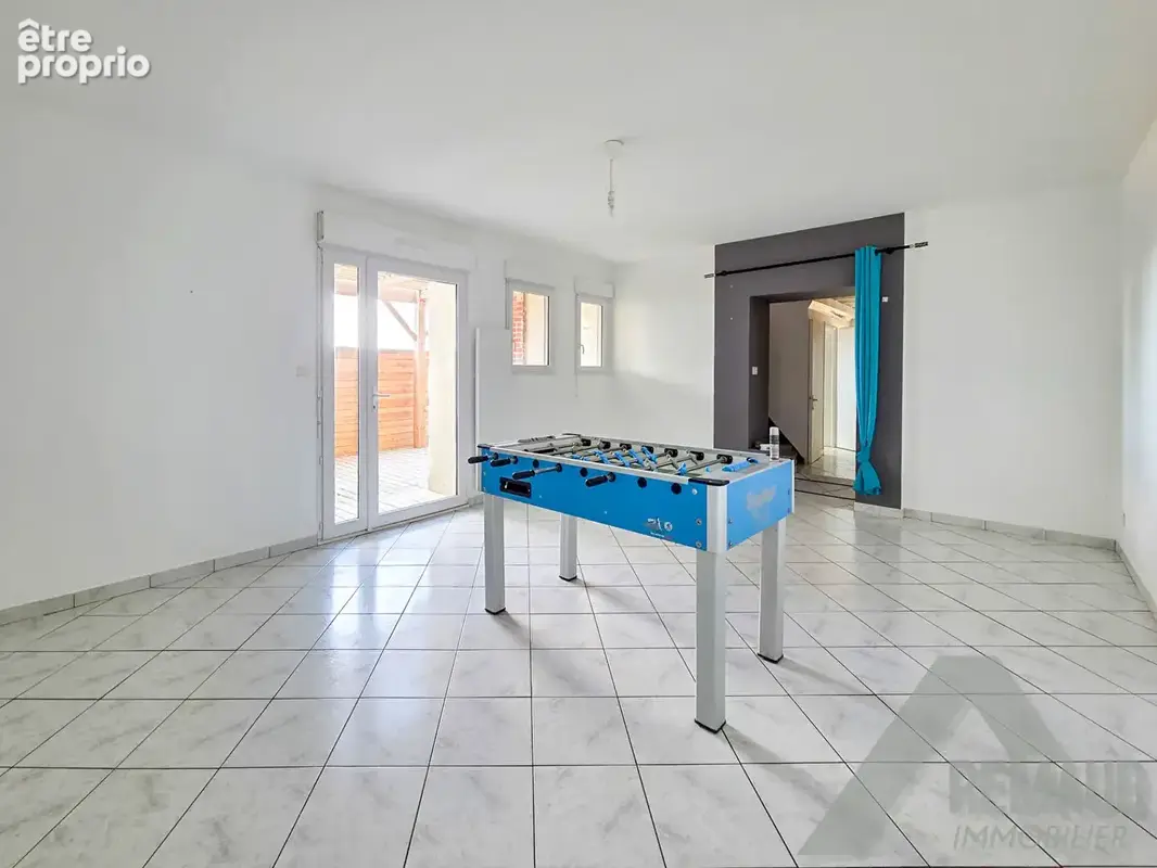 2.6 Km du Centre Ville - Appartement 82 m² avec terrasse et garages - photo 3