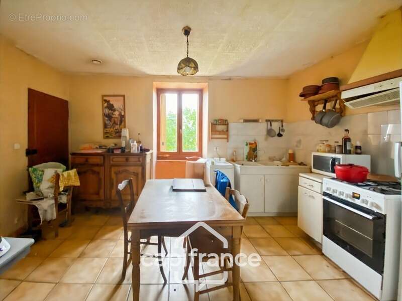 Maison à DOMMARTIN-LES-CUISEAUX