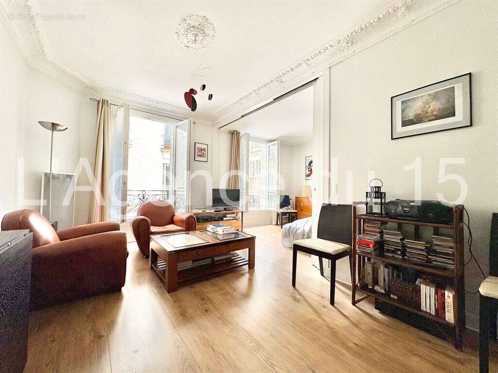 Appartement à PARIS-15E