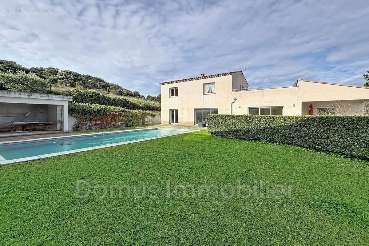 Maison à SAINT-SATURNIN-LES-AVIGNON