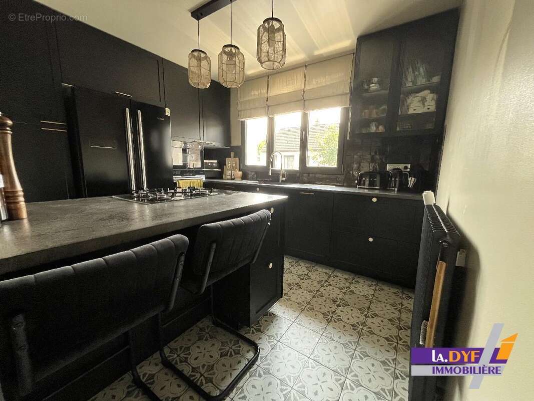 Maison 145 m² à Coubron  - photo 3
