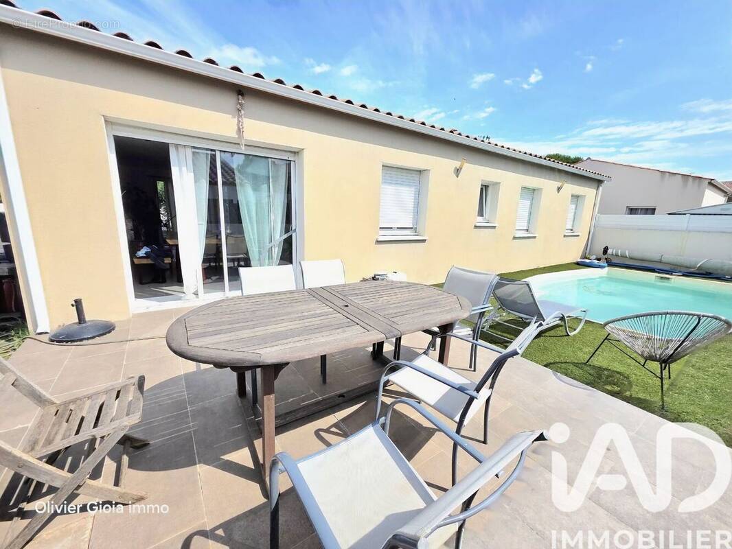 Photo 1 - Maison à BIZANET