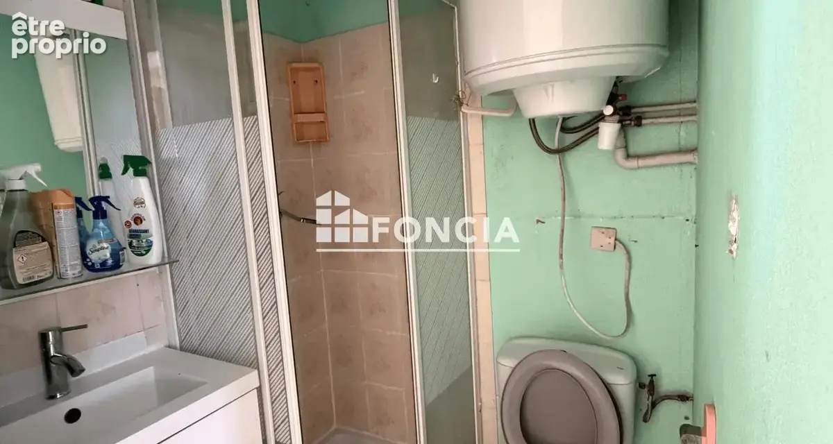 EXCLUSIVITÉ – Studio à rénover avec belle vue dégagée  fort potentiel - photo 8