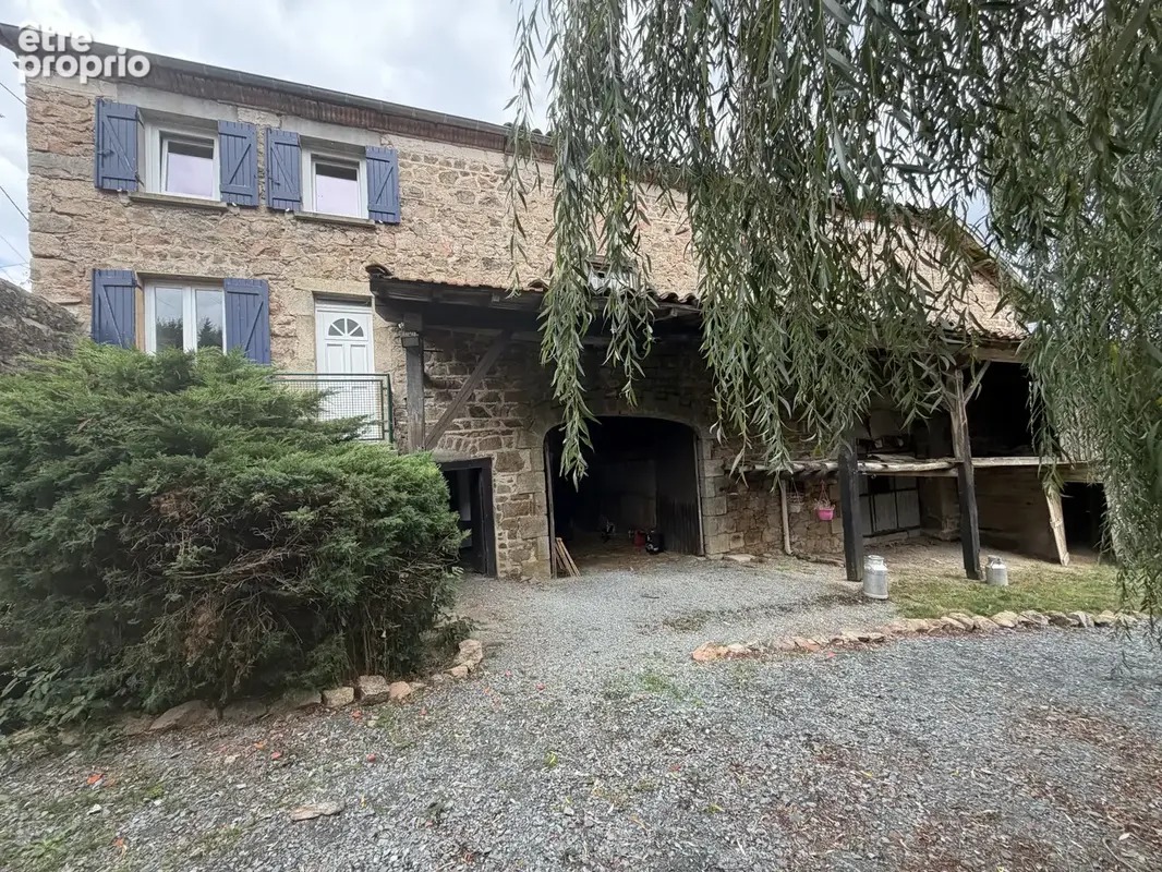 Cherier - magnifique corps de ferme en partie renovee avec 750 m2 de dependances - photo 2