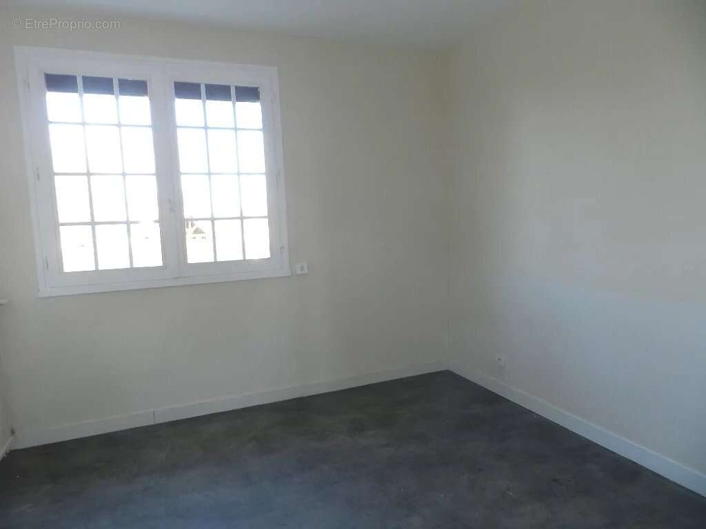 Maison à SAINT-PIERRE-SUR-DIVES