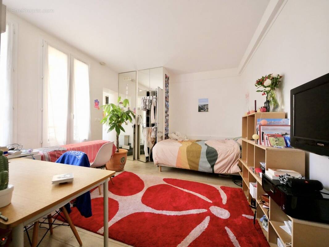 Appartement à PARIS-14E