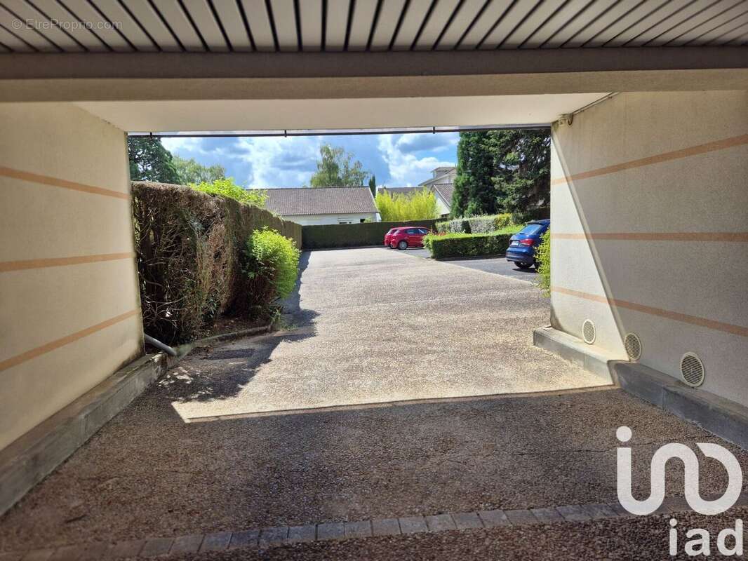 Photo 2 - Parking à LIMOGES