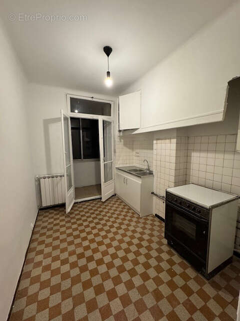 Appartement à MARSEILLE-3E
