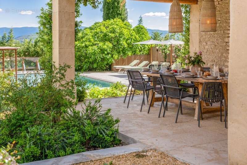 Maison à SAINT-SATURNIN-LES-APT