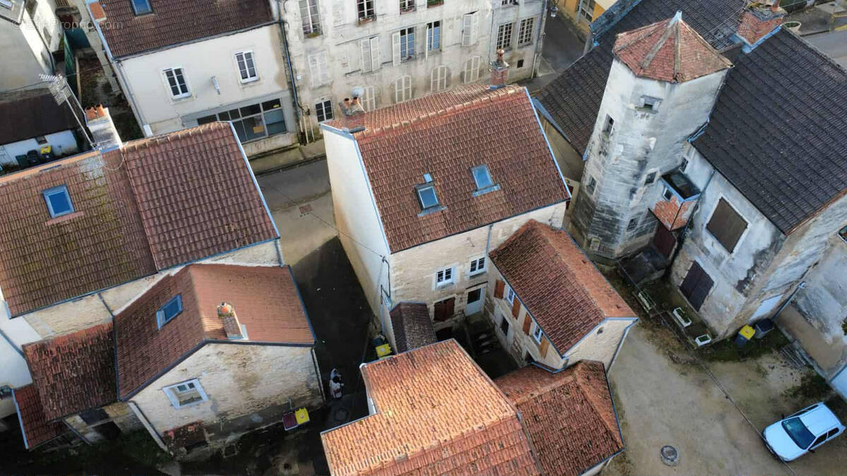 Appartement à IS-SUR-TILLE