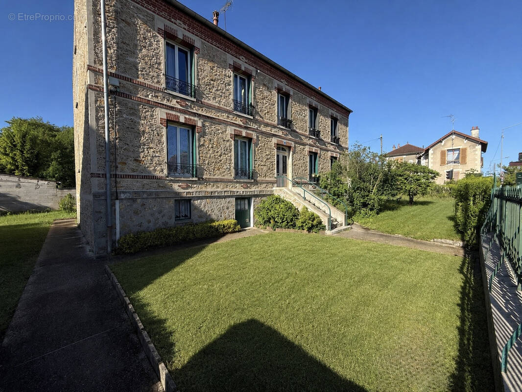 Appartement à COULOMMIERS