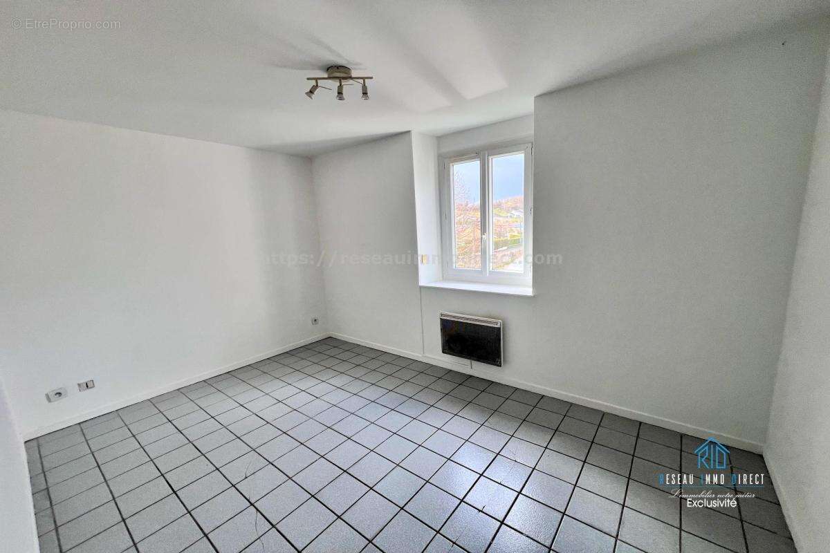 Appartement à CHABONS
