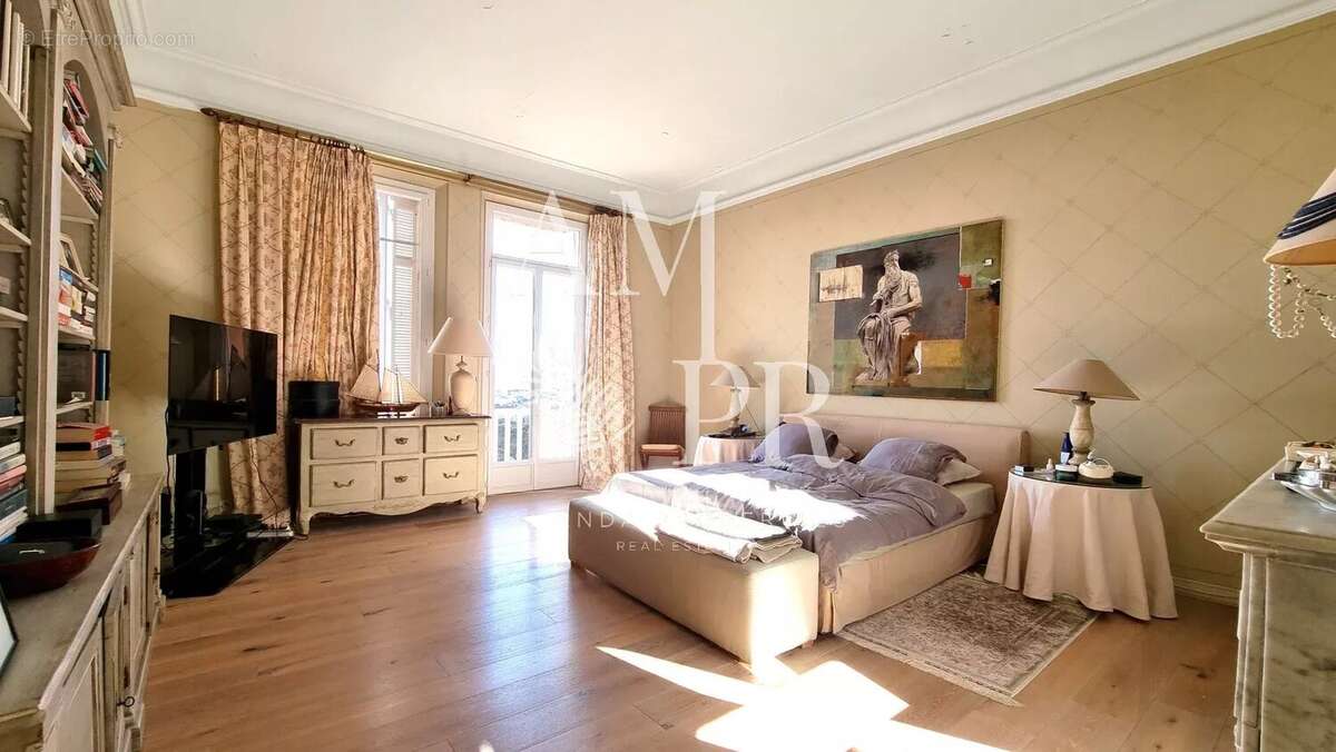 Cannes – Villa Belle Époque Iconique de Prestige avec Vue Mer Panoramique - photo 20