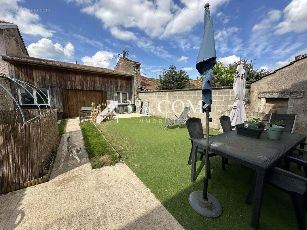 Maison à SERRES