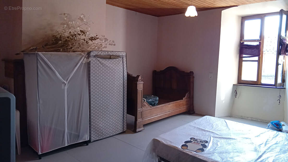 Maison à MOSTUEJOULS