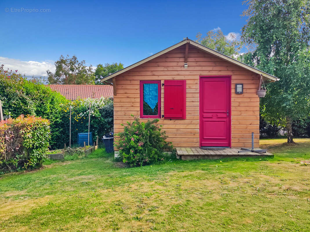 Maison à MONTREVAULT