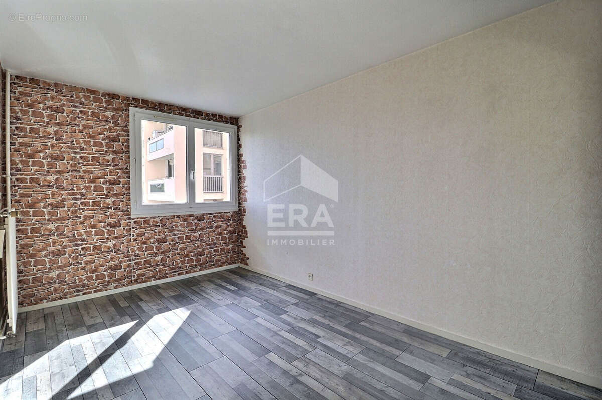 Appartement à EPINAY-SUR-SEINE