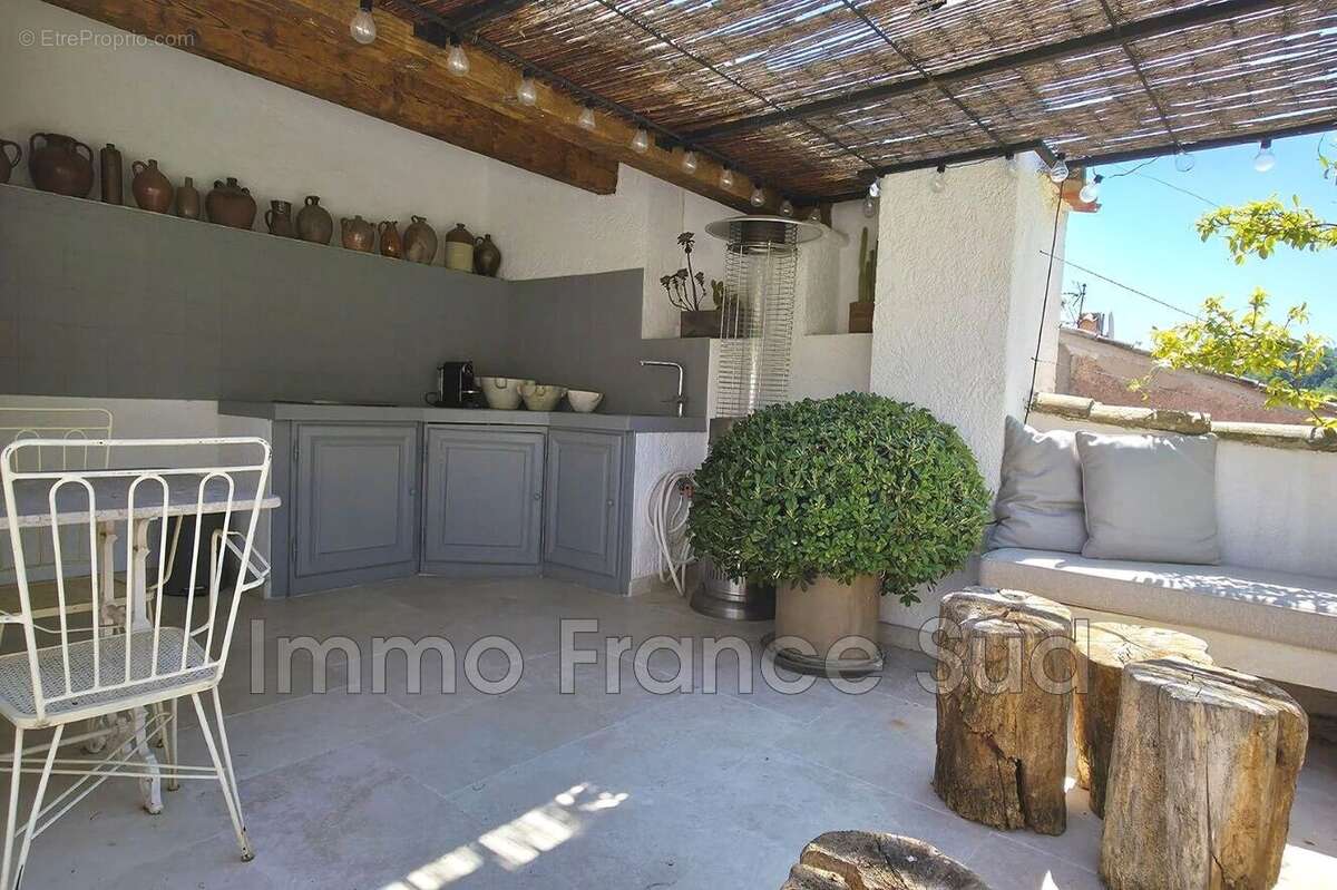 Maison à LA GARDE-FREINET