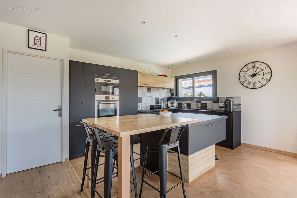 Maison à BASSUSSARRY