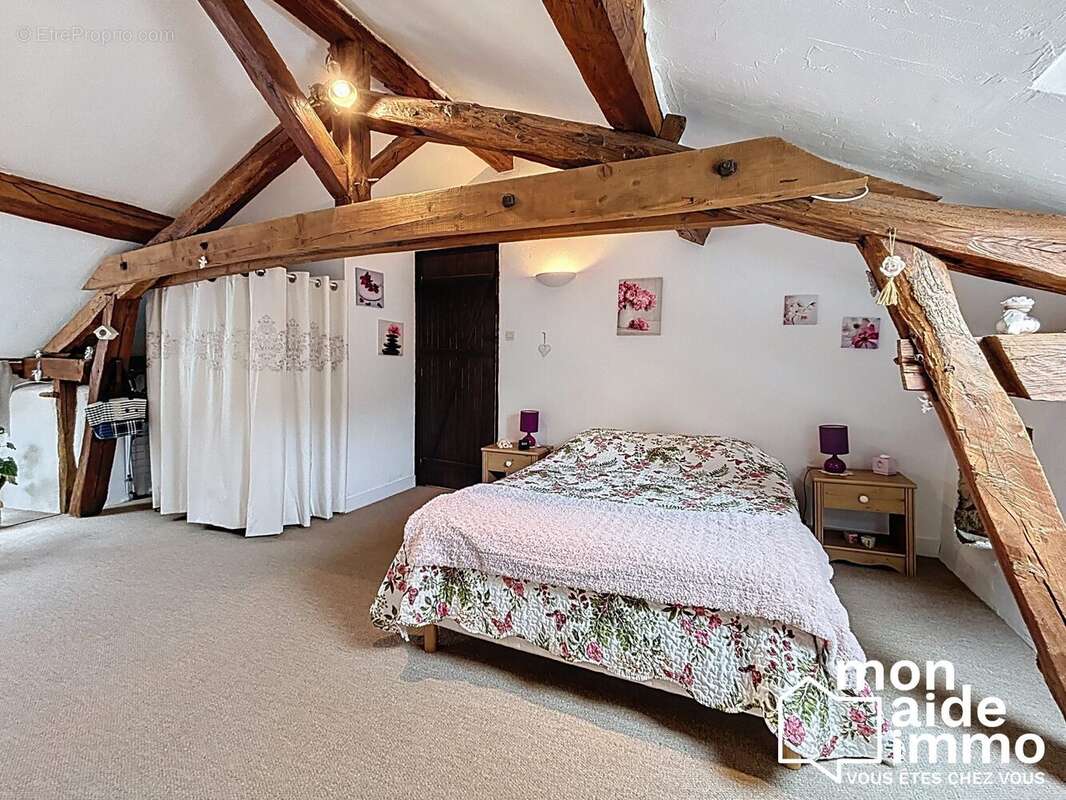 Maison à SAINT-PIERRE-DE-FRUGIE