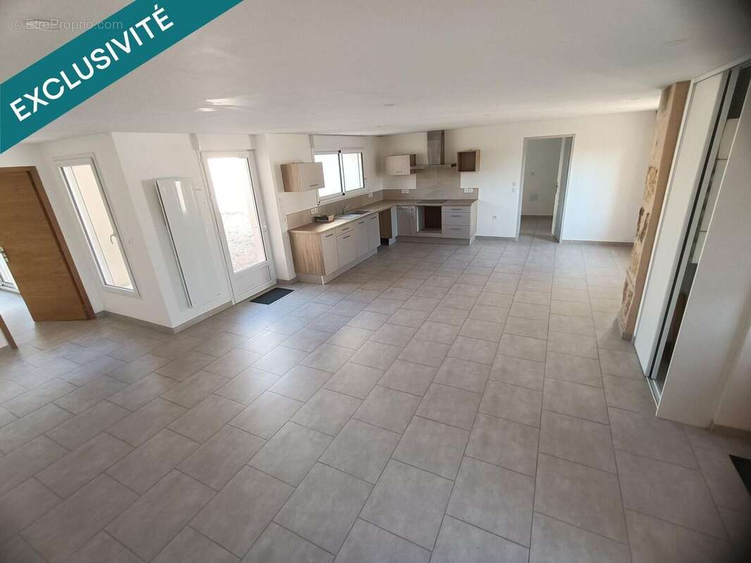 Maison 126 m² à Fleure  - photo 3