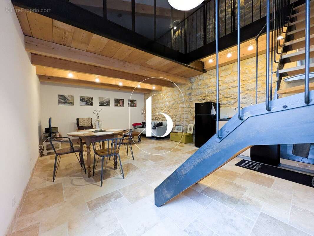 Appartement à BARJAC