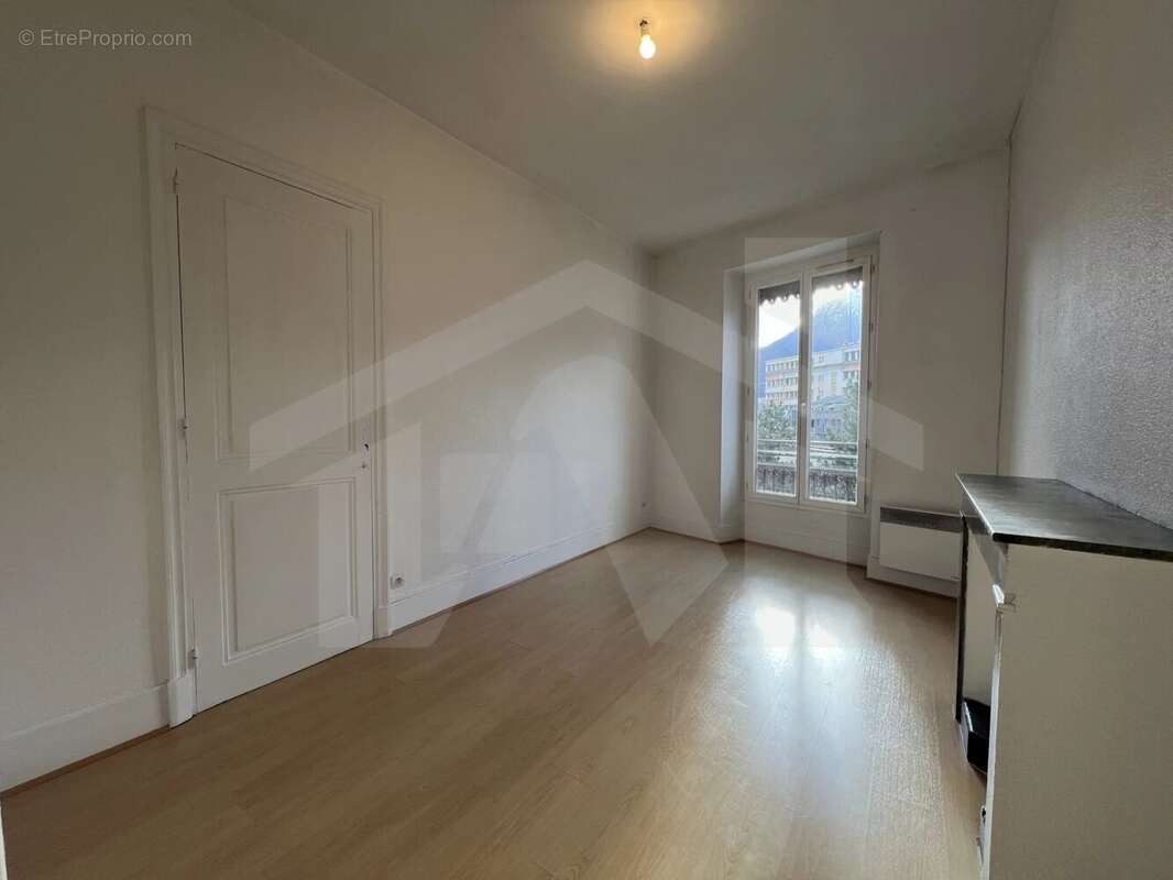 T3 3eme etage - 38 rue diderot - photo 6