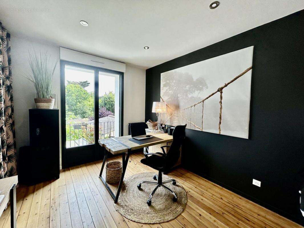 Maison rénovée de 153 m² – Marans, bord de Sèvres - photo 7