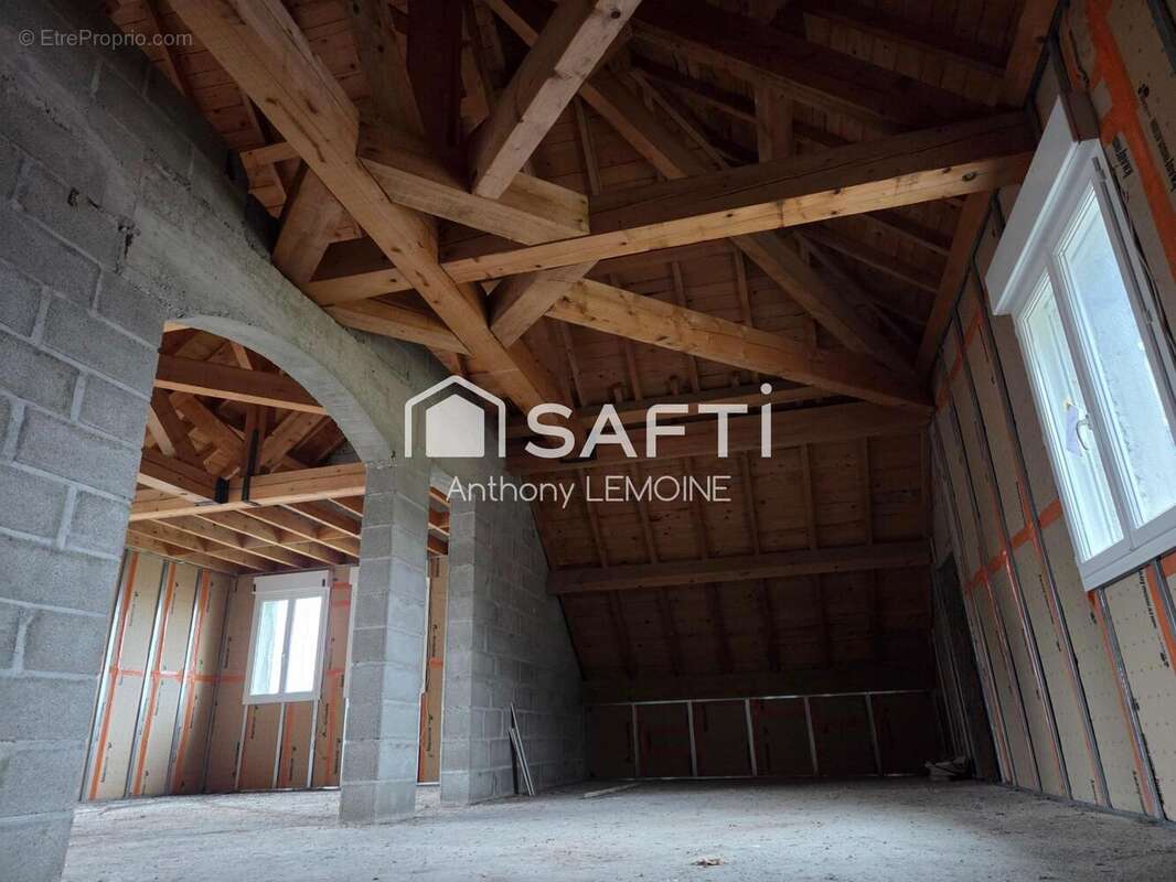 Photo 2 - Maison à LE CHAMBON-SUR-LIGNON