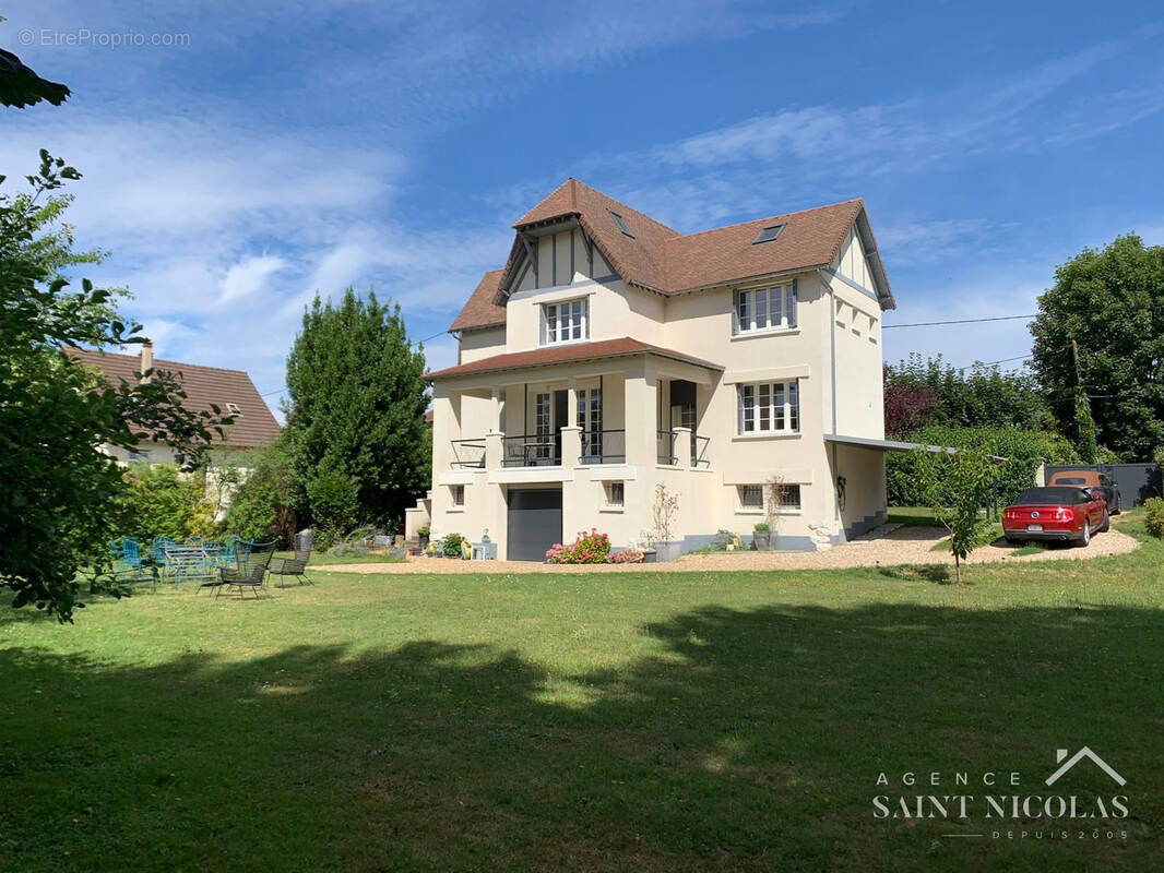 Maison à MEULAN