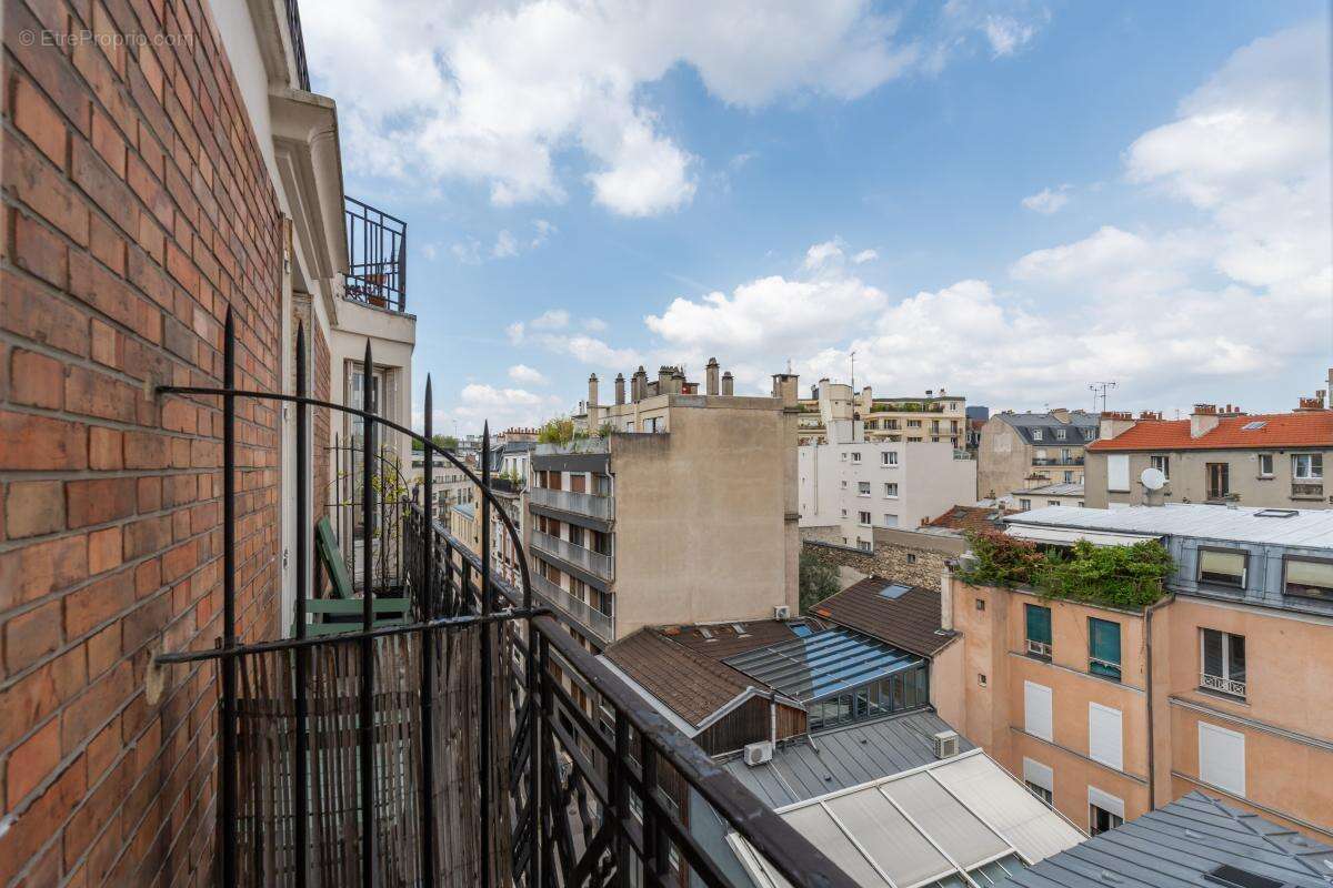 Appartement à PARIS-14E
