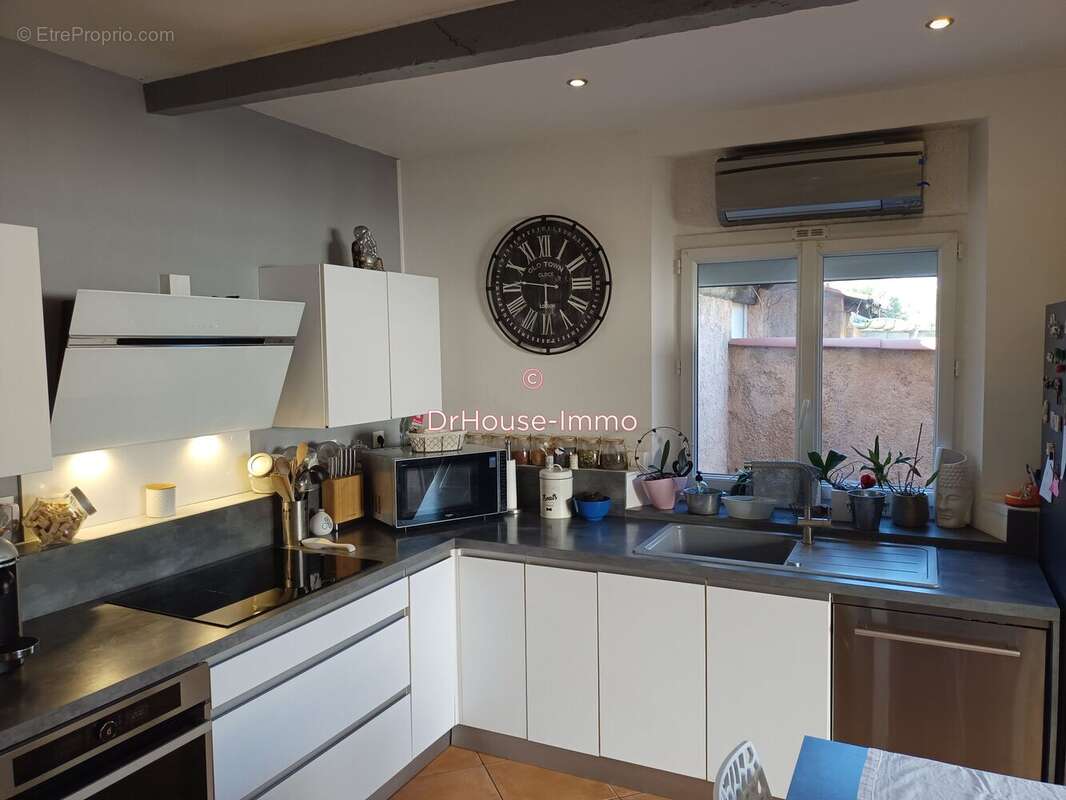 Appartement à LA CRAU