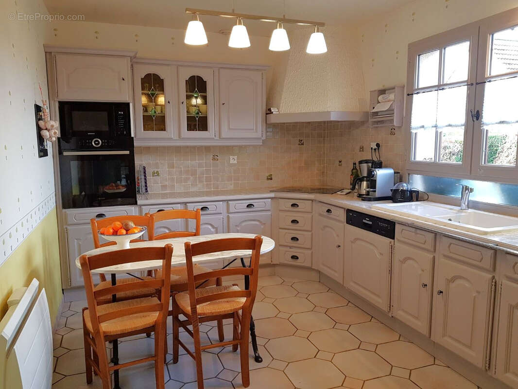 Maison à VAUX-LE-PENIL