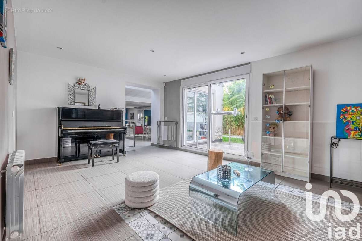 Photo 7 - Maison à LA QUEUE-EN-BRIE