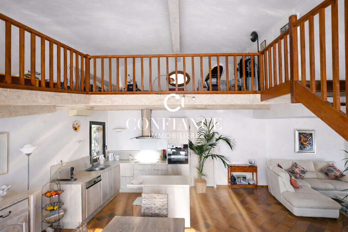 Maison à GATTIERES
