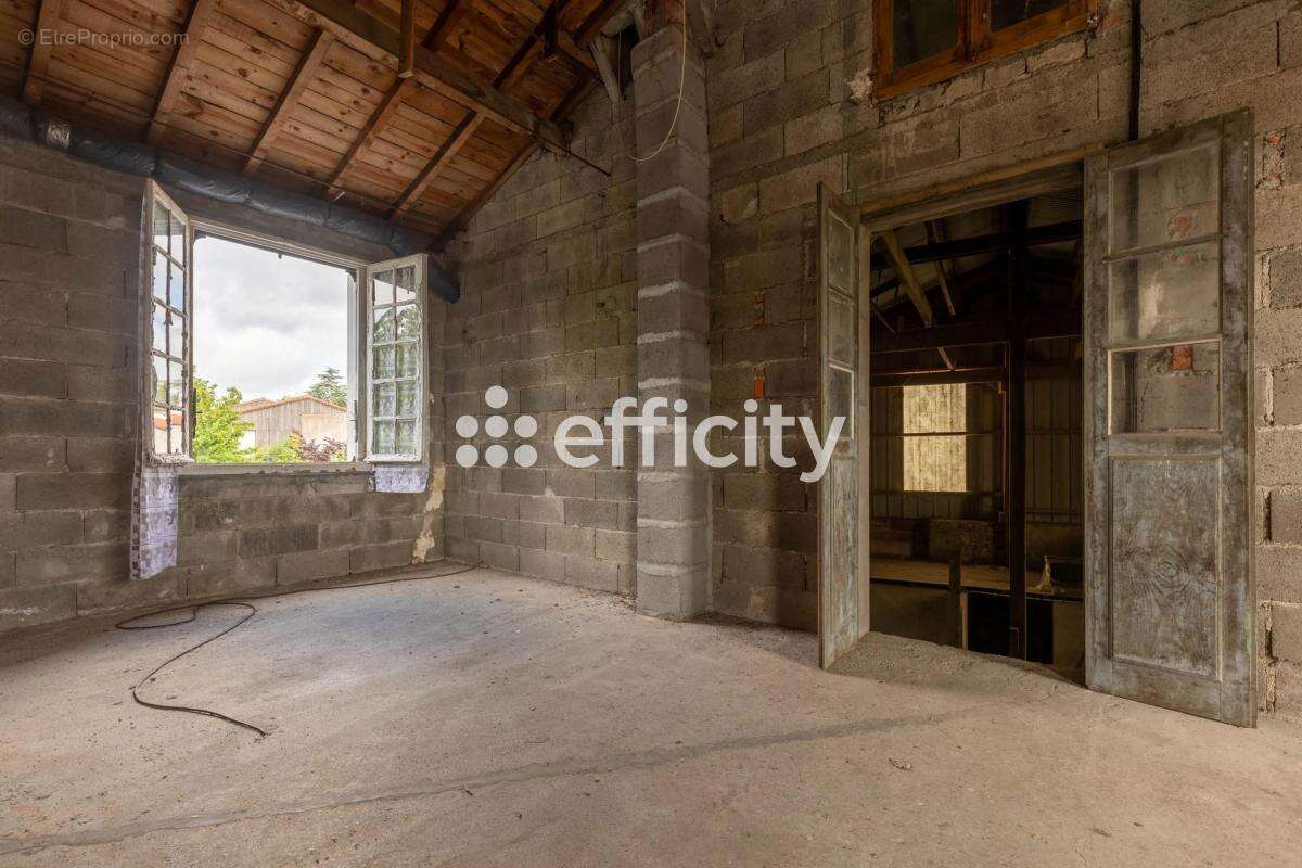 Maison 145 m² à La Bruffiere  - photo 12