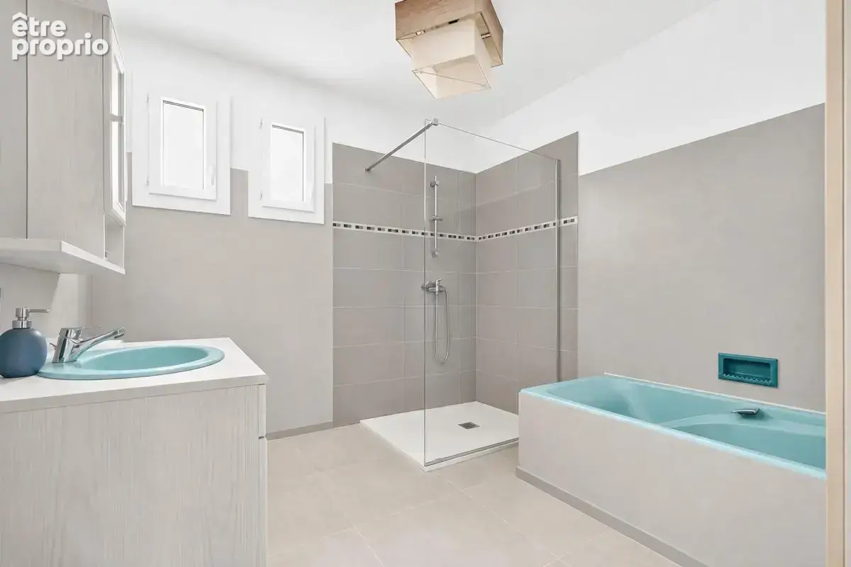 Maison de 7 pièces de 200 m² à Châteauneuf-de-Gadagne - photo 17