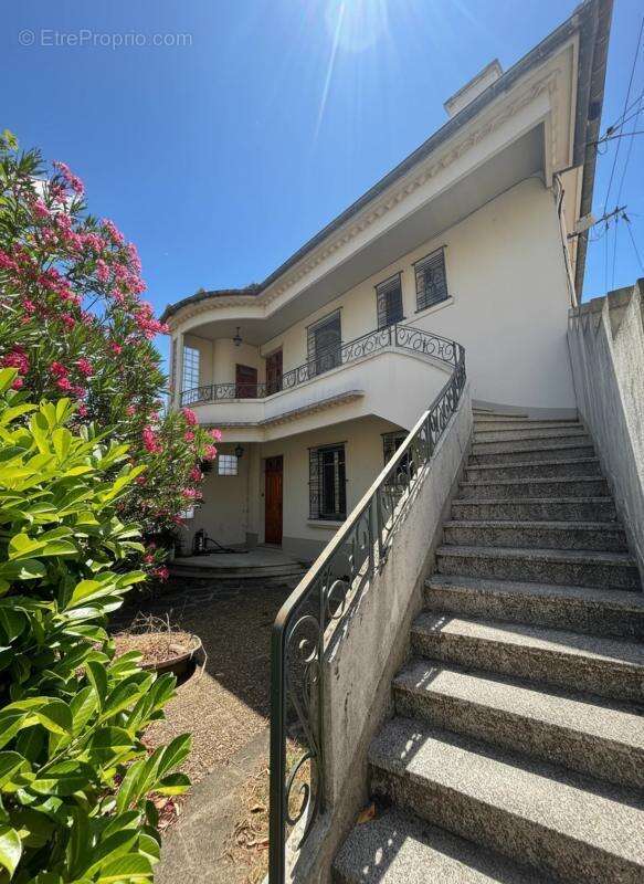 Maison à LES SALLES-DU-GARDON